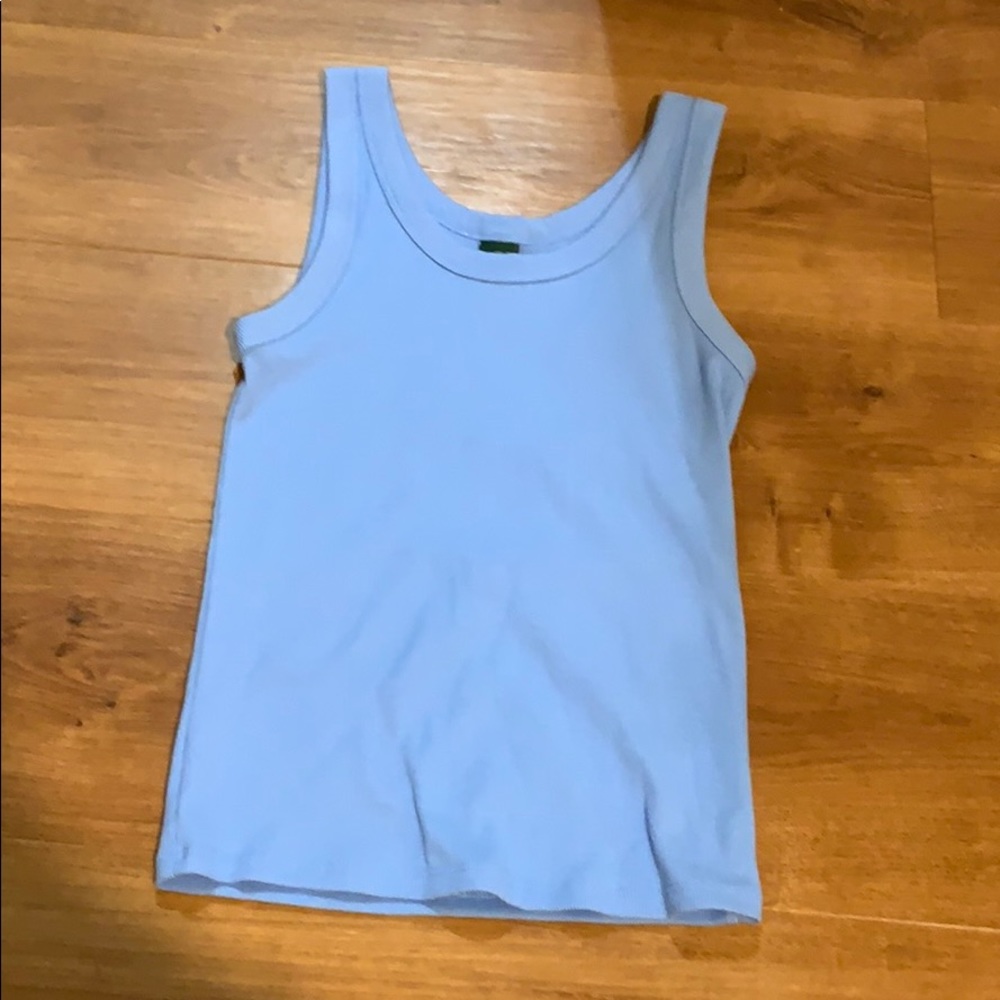 blue tank top